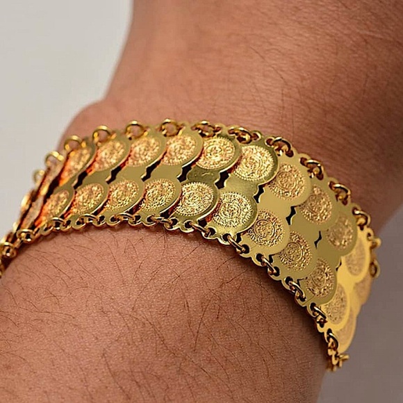 Gold Coin Charm Bracelet Gold Plated 18K - Picture 1 of 6